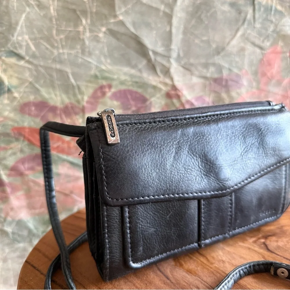 Fossil Vintage Black Leather Crossbody Wallet Mini Purse Bag